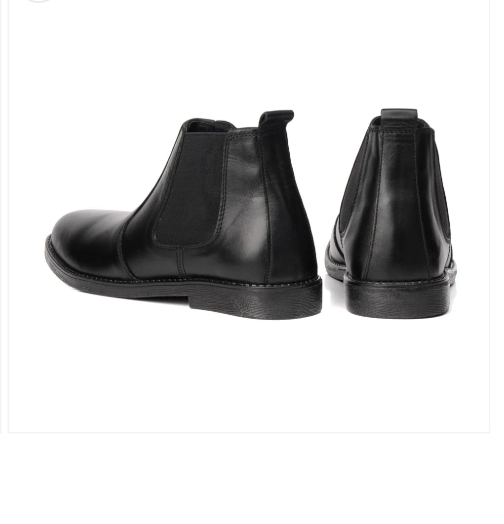 Black Cow Leather Chelsea boots Leather Black casual chelsea 
Premium Quality ☑️
